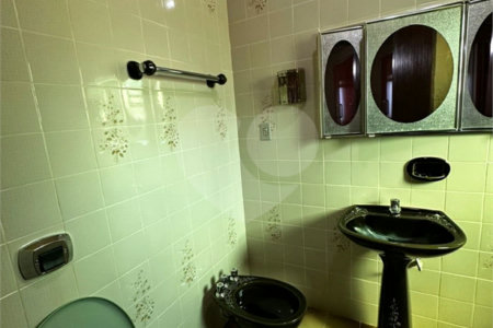 Sobrado à venda com 6 quartos, sendo 1 suíte, no Centro, Ponta Porã, MS