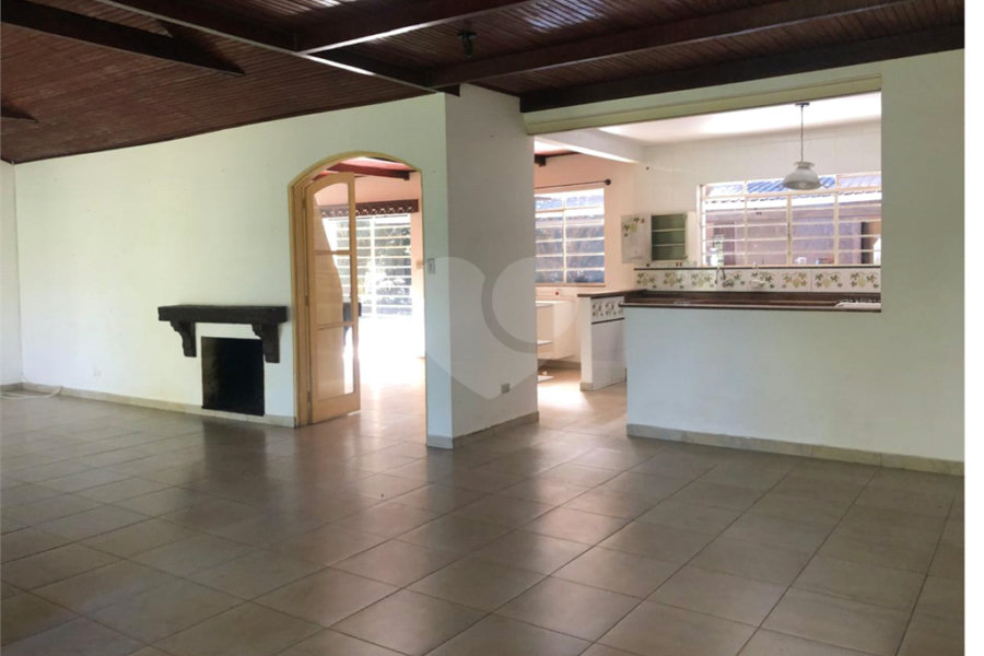 Casa à venda com 5 quartos, sendo 3 suítes, em Serra da Cantareira, Mairiporã, SP