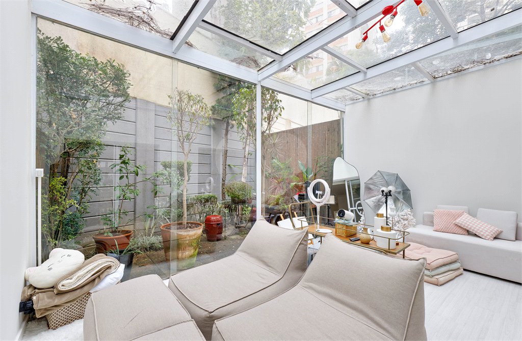 Casa à venda com 3 quartos, sendo 1 suíte, no condomínio Magnólia Gardens, São Paulo - SP