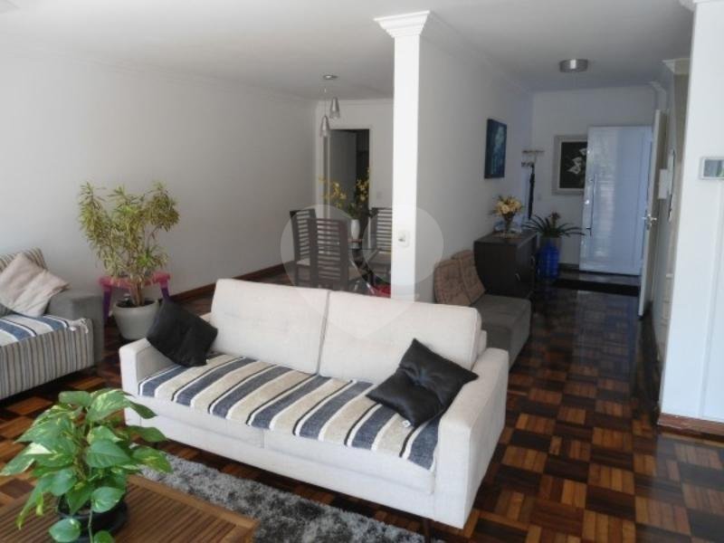 Casa à venda com 3 quartos, sendo 1 suíte, em Jardim Oriental, São Paulo, SP