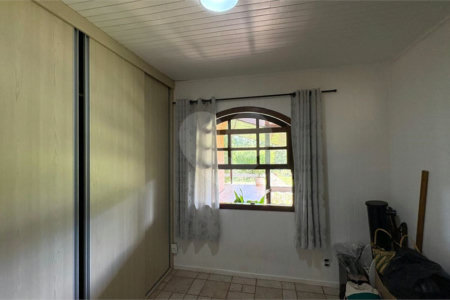 Sítio à venda com 4 quartos, sendo 2 suítes,  em Sorocamirim (canguera), São Roque, SP