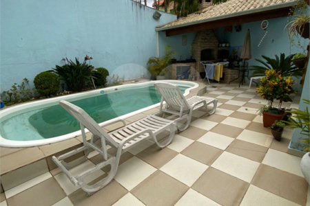 Casa à venda com 3 quartos, sendo 2 suítes,  em Vila Nova Socorro, Mogi das Cruzes, SP
