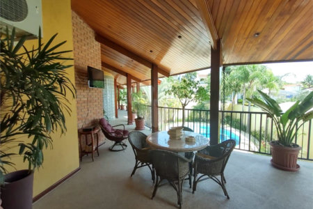 Casa à venda com 5 quartos, sendo 4 suítes, no condomínio Rancho Dirce, Sorocaba - SP