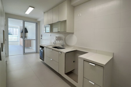 Apartamento à venda com 3 suítes em Vila Romana, São Paulo, SP