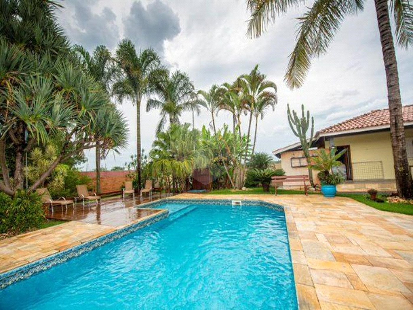 Casa à venda com 3 suítes no condomínio Aldeia da Serrinha, Sorocaba - SP