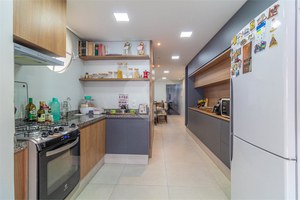 Sobrado à venda com 3 quartos, sendo 1 suíte,  em Vila Mascote, São Paulo, SP