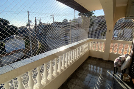 Sobrado à venda com 3 quartos, sendo 1 suíte, em Monte Castelo, São José dos Campos, SP