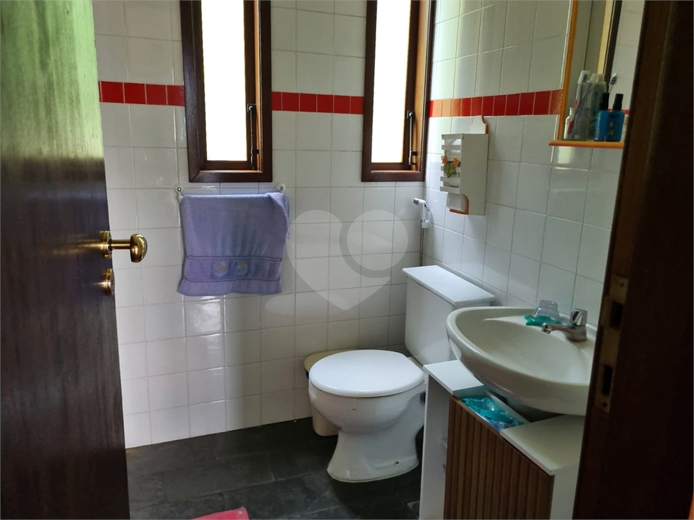 Apartamento à venda com 3 quartos, sendo 2 suítes, em Cônego, Nova Friburgo, RJ