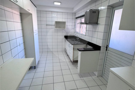 Apartamento para alugar com 3 quartos, sendo 1 suíte,  em Pinheiros, São Paulo, SP