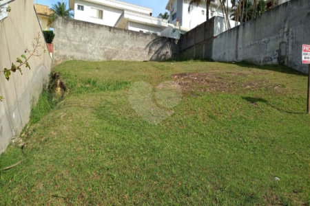 Terreno à venda no condomínio Recanto dos Paturis, Vinhedo - SP