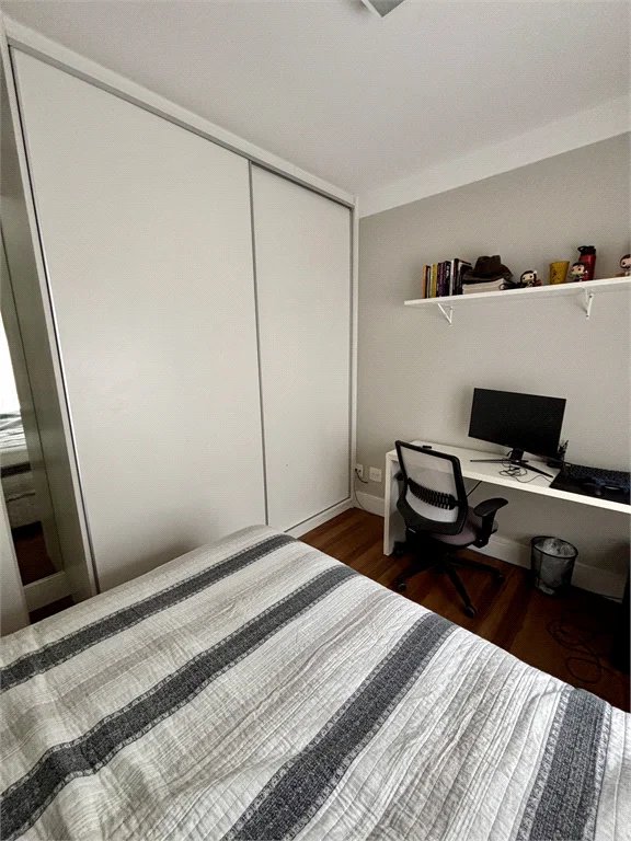Casa à venda com 4 quartos, sendo 3 suítes,  no condomínio Vila Carmel, São Paulo - SP