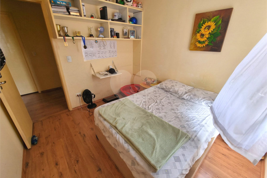 Casa à venda com 3 quartos, sendo 1 suíte, no condomínio Village St. Louis, São Paulo - SP