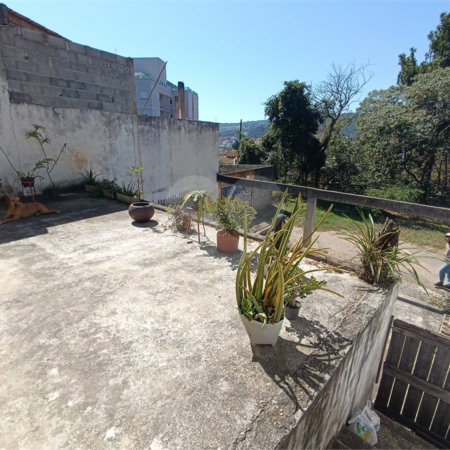 Sobrado à venda com 4 quartos em Jardim Esther, São Roque, SP