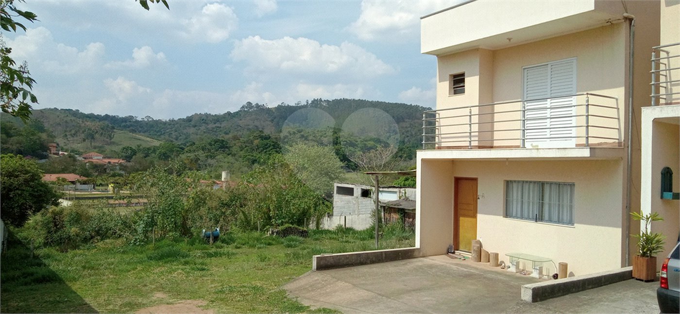 Sobrado à venda com 4 suítes no Centro, Bom Jesus dos Perdões, SP