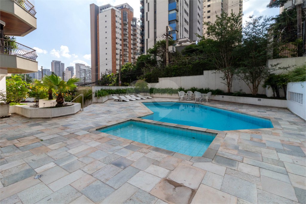 Apartamento à venda com 3 quartos, sendo 1 suíte, em Brooklin, São Paulo, SP