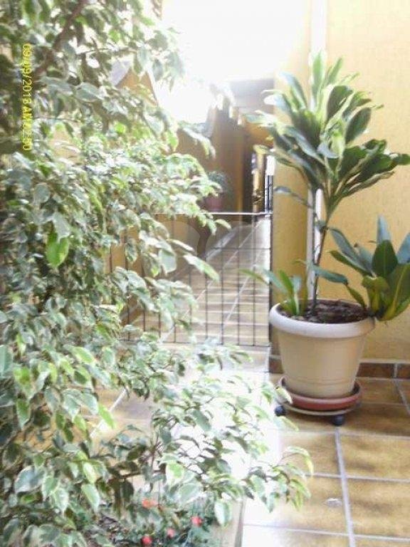 Sobrado à venda com 4 quartos, sendo 2 suítes, em Jardim Peri Peri, São Paulo, SP