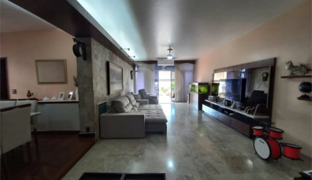 Cobertura à venda com 5 quartos, sendo 2 suítes,  em Grajaú, Rio de Janeiro, RJ