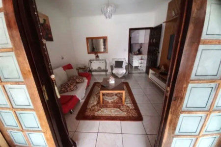 Sobrado à venda com 4 quartos, sendo 1 suíte, em Santo Antônio, Osasco, SP
