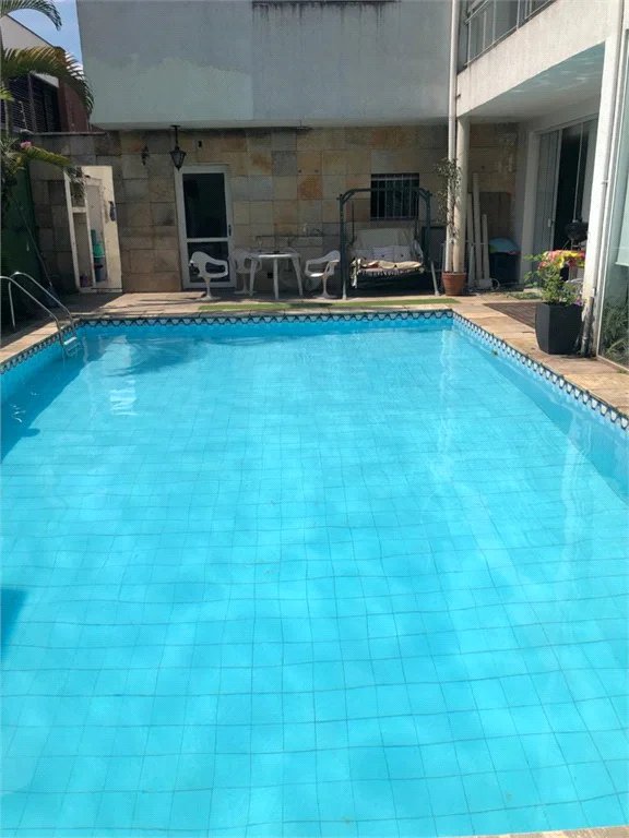 Casa à venda com 8 quartos, sendo 4 suítes,  em Jardim Leonor, São Paulo, SP