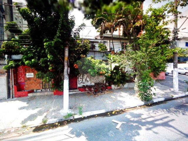 Sobrado à venda ou para alugar com 3 quartos em Santo Amaro, São Paulo, SP