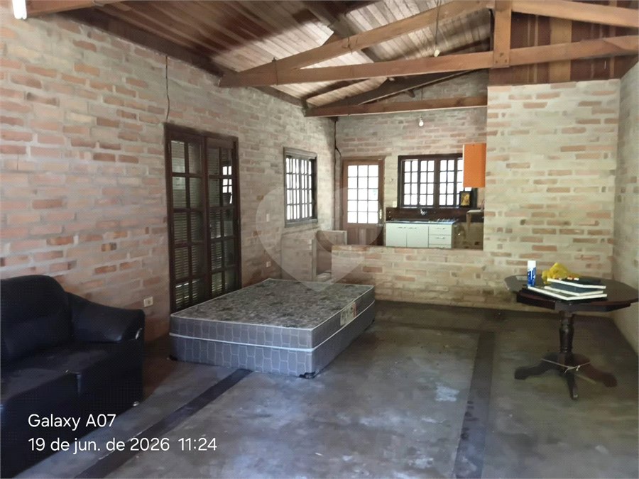 Chácara à venda com 3 quartos, sendo 1 suíte, no Centro (canguera), São Roque, SP