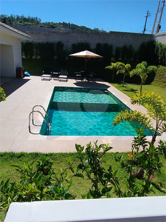 Casa para alugar com 3 quartos, sendo 1 suíte, no condomínio Vila Quinta dos Manacás, Vinhedo - SP