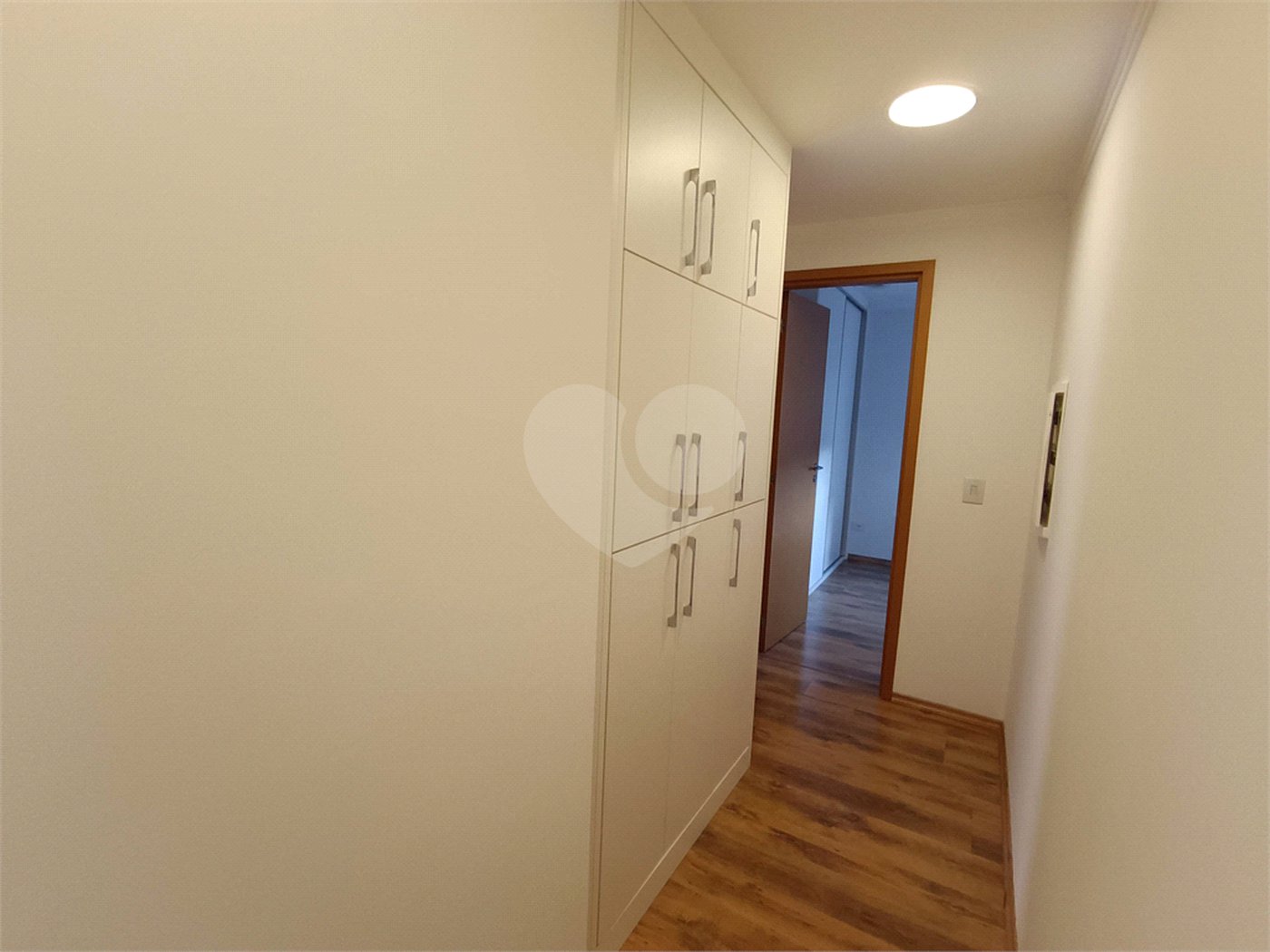 Apartamento à venda com 3 quartos, sendo 1 suíte, no Centro, São Roque, SP