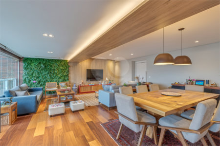 Apartamento à venda com 3 suítes em Chácara Santo Antônio, São Paulo, SP