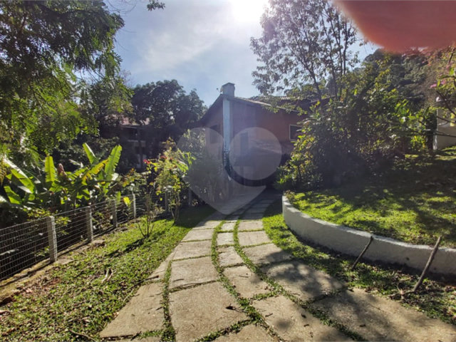 Sobrado à venda com 3 quartos, sendo 2 suítes,  em Serra da Cantareira, Mairiporã, SP
