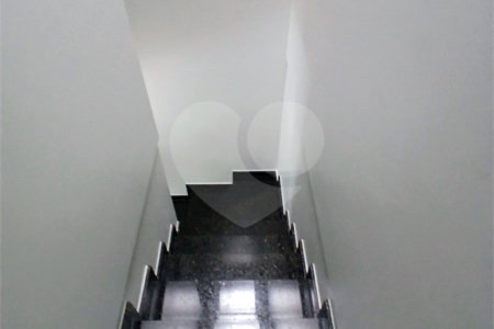 Sobrado à venda com 3 quartos, sendo 1 suíte,  em Parque Vitória, São Paulo, SP