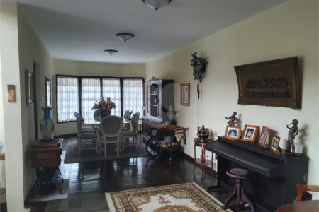 Casa à venda com 4 quartos, sendo 2 suítes,  em Mogi Moderno, Mogi das Cruzes, SP