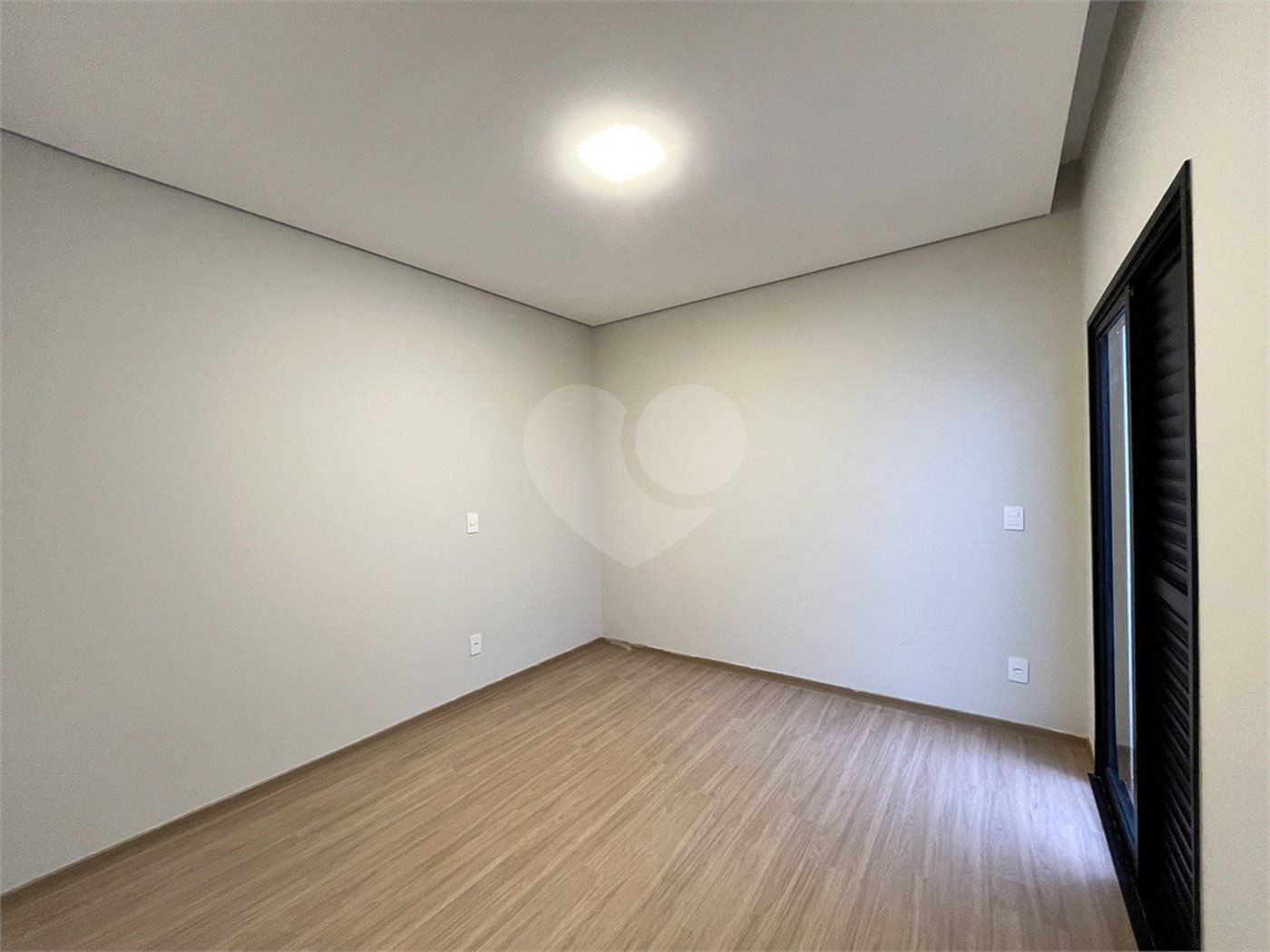 Casa à venda com 3 quartos, sendo 1 suíte,  no condomínio Reserva Ipanema I -  Fechado, Sorocaba - SP