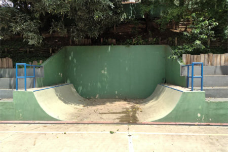Casa à venda com 4 quartos, sendo 3 suítes,  no condomínio Vila das Flores, São Paulo - SP