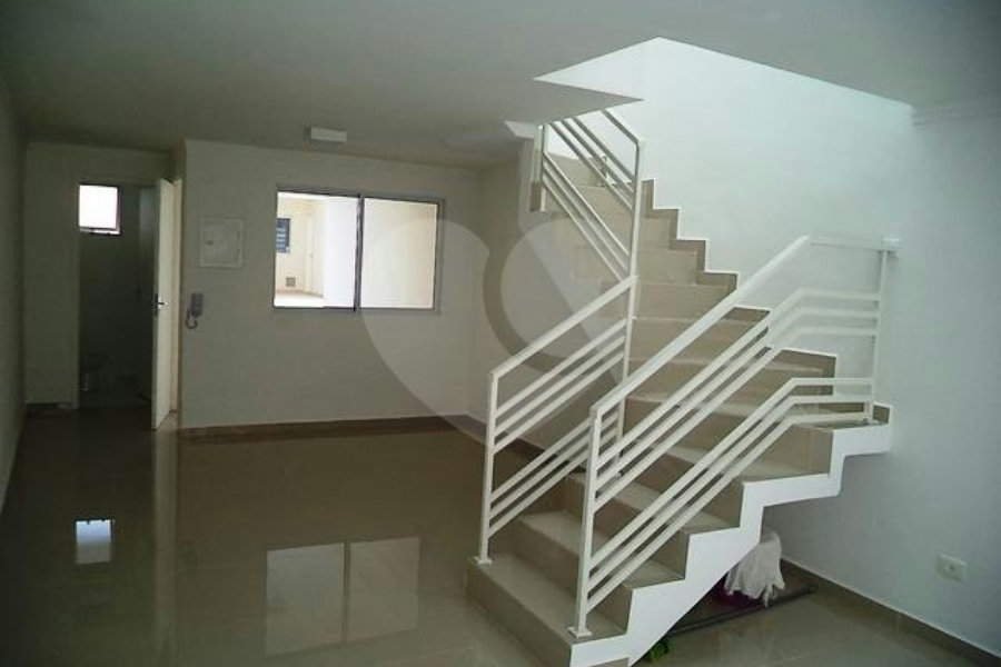 Casa à venda com 2 suítes no condomínio Villagio da Serra, São Paulo - SP