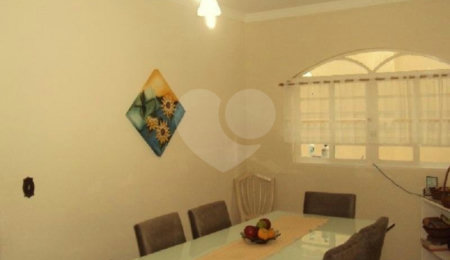 Sobrado à venda com 3 quartos, sendo 1 suíte,  em Jardim Pinheiros, São Paulo, SP