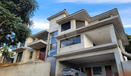 Casa à venda com 6 quartos, sendo 4 suítes,  no condomínio Suíça da Cantareira, Mairiporã - SP