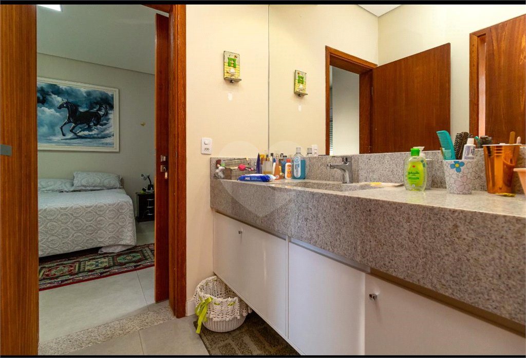 Casa à venda com 3 quartos, sendo 1 suíte,  no condomínio Vale do Lago, Sorocaba - SP