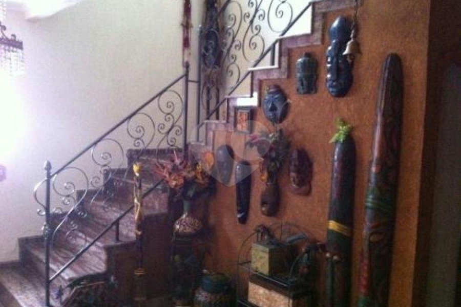 Sobrado à venda com 6 quartos, sendo 4 suítes, em Barro Branco (zona Norte), São Paulo, SP