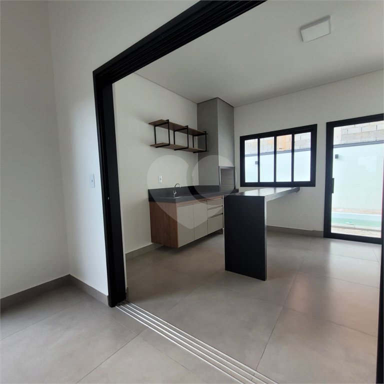 Casa à venda com 3 quartos, sendo 1 suíte, no condomínio Residencial Lagos D Icarai, Salto - SP