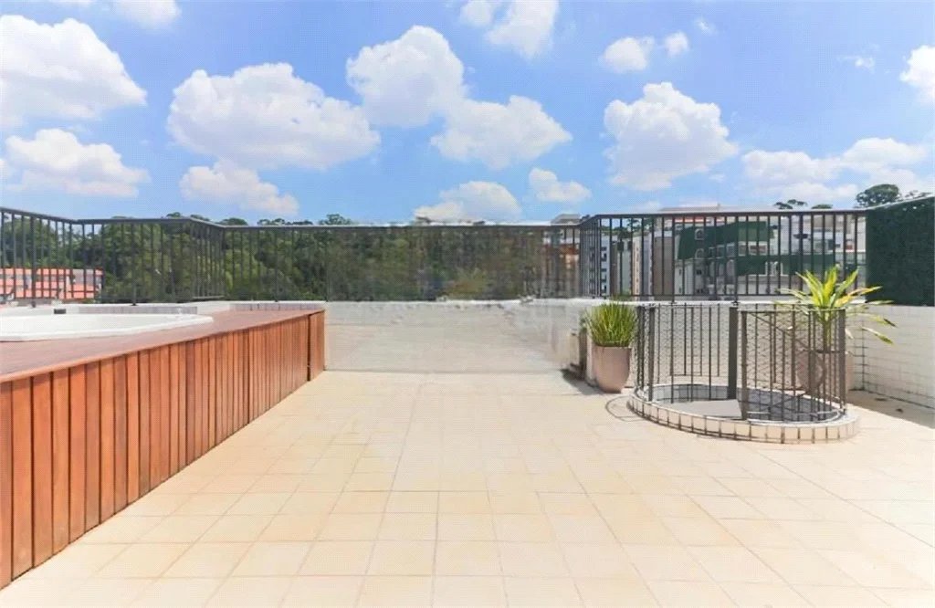Apartamento à venda com 3 quartos, sendo 1 suíte, em Cidade São Francisco, São Paulo, SP