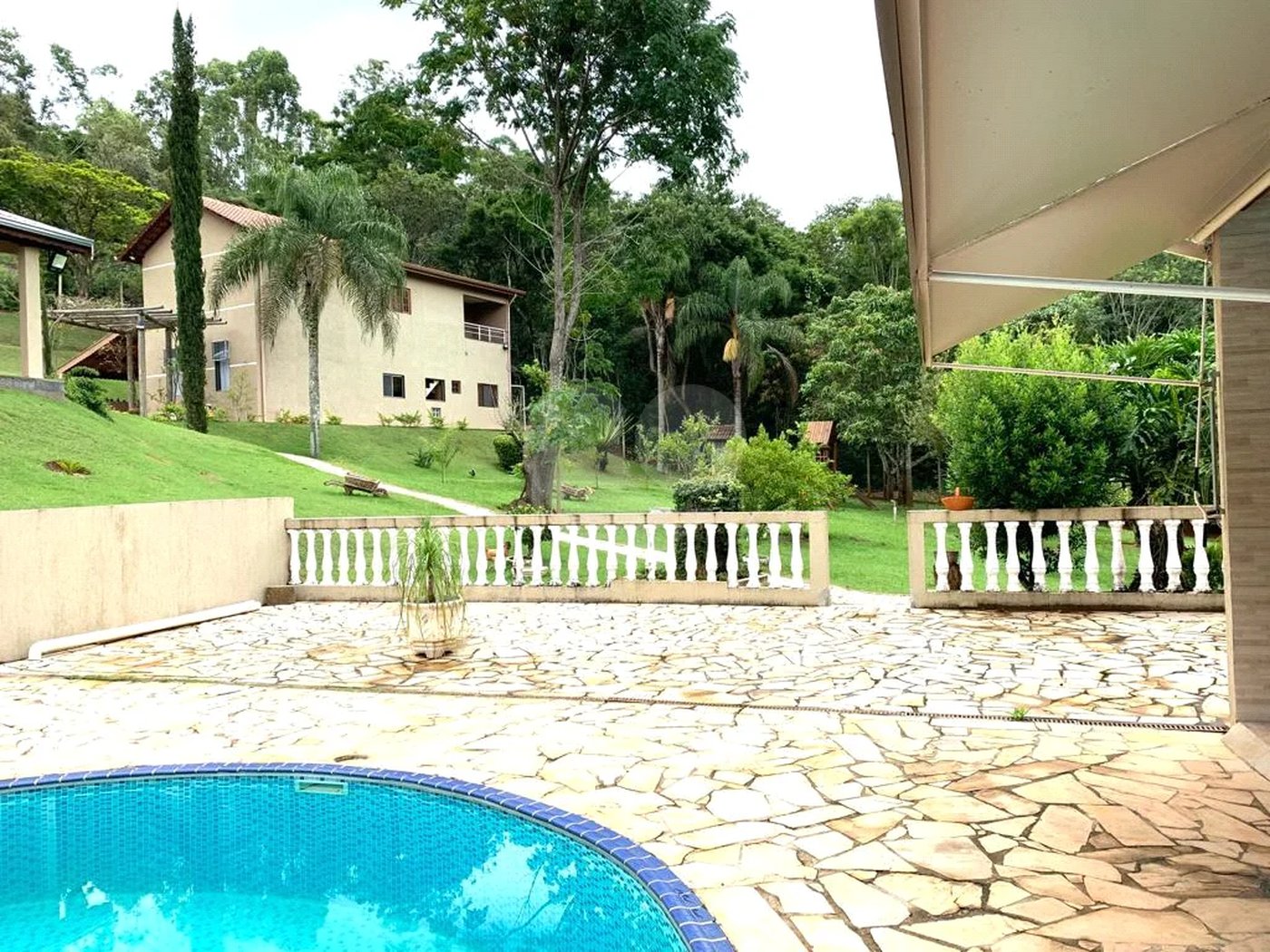 Casa à venda com 10 quartos, sendo 3 suítes, no condomínio Chácaras Campo Verde, Campo Limpo Paulista - SP