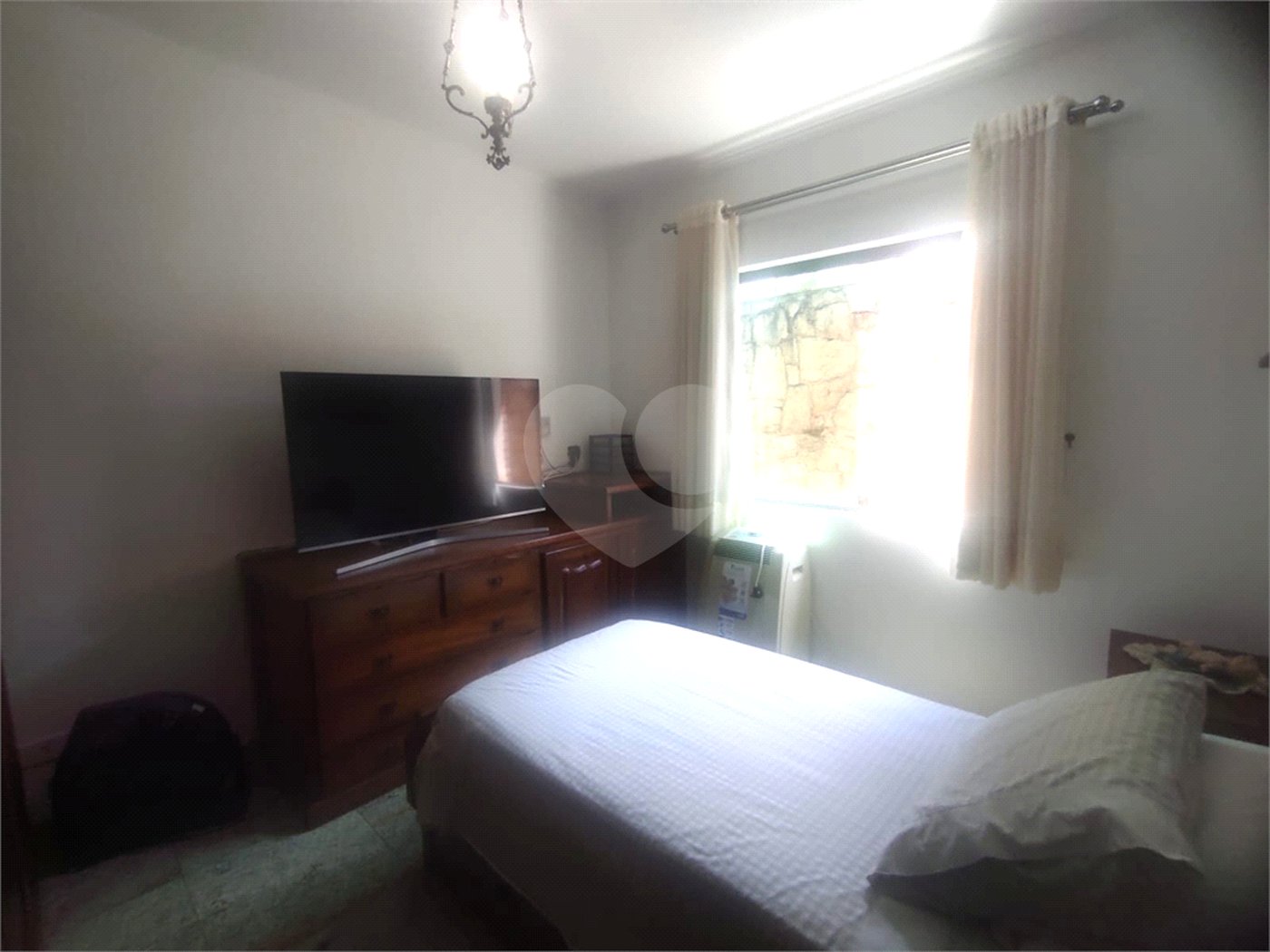Sobrado à venda com 3 quartos, sendo 1 suíte,  em Vila Paiva, São Paulo, SP
