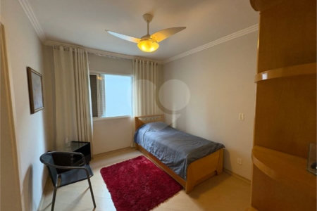 Casa à venda com 5 quartos, sendo 3 suítes, no condomínio Granja Olga III, Sorocaba - SP