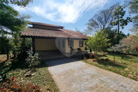 Casa à venda com 4 quartos, sendo 2 suítes, em Bosque, Vinhedo, SP