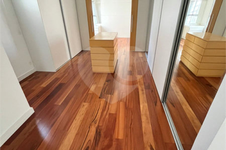 Apartamento à venda com 3 suítes em Vila Andrade, São Paulo, SP