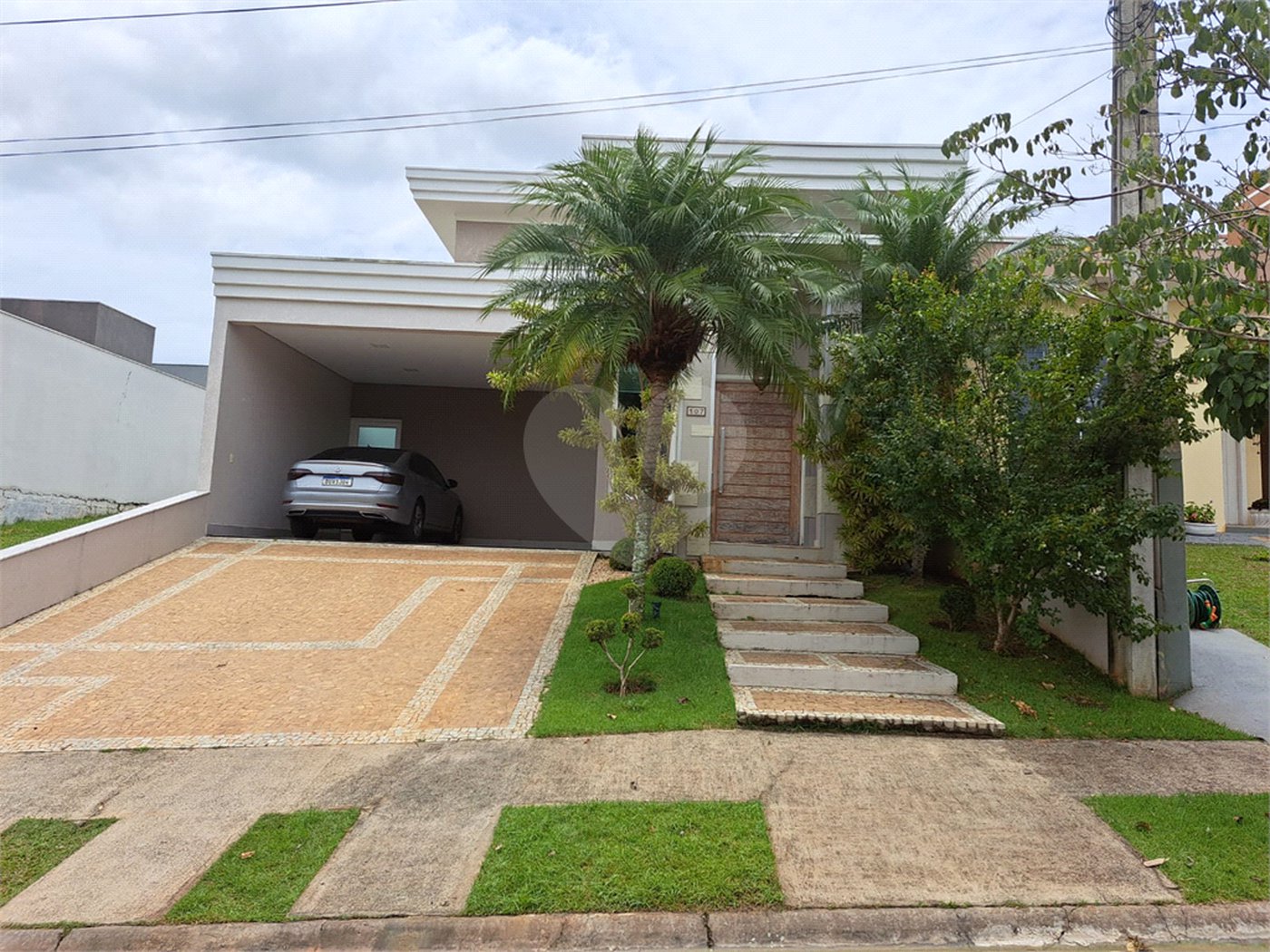 Casa à venda com 3 suítes no condomínio Residencial Terra Nobre, Indaiatuba - SP