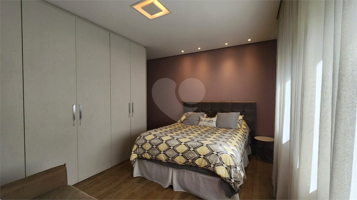 Casa à venda com 5 quartos, sendo 2 suítes, no condomínio Residencial Jardim Primavera, Louveira - SP