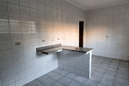 Casa à venda com 3 quartos, sendo 1 suíte,  em Jardim Rosa Maria, São Paulo, SP