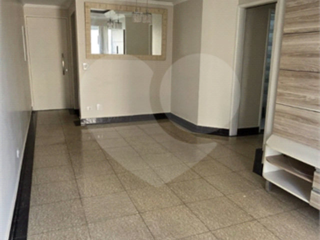 Apartamento à venda com 3 quartos, sendo 1 suíte, em Jardim Marajoara, São Paulo, SP