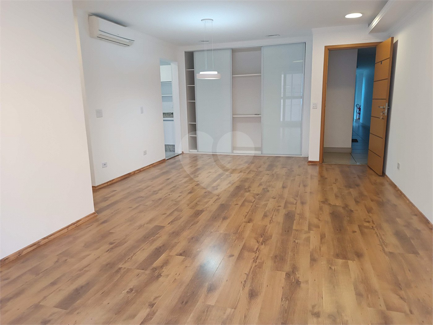 Apartamento à venda com 3 quartos, sendo 1 suíte, no Centro, São Roque, SP